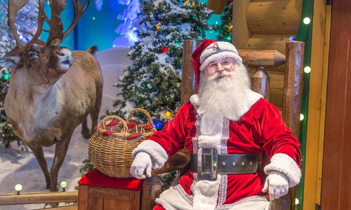 sit on santas lap at bass pro in springfield mo