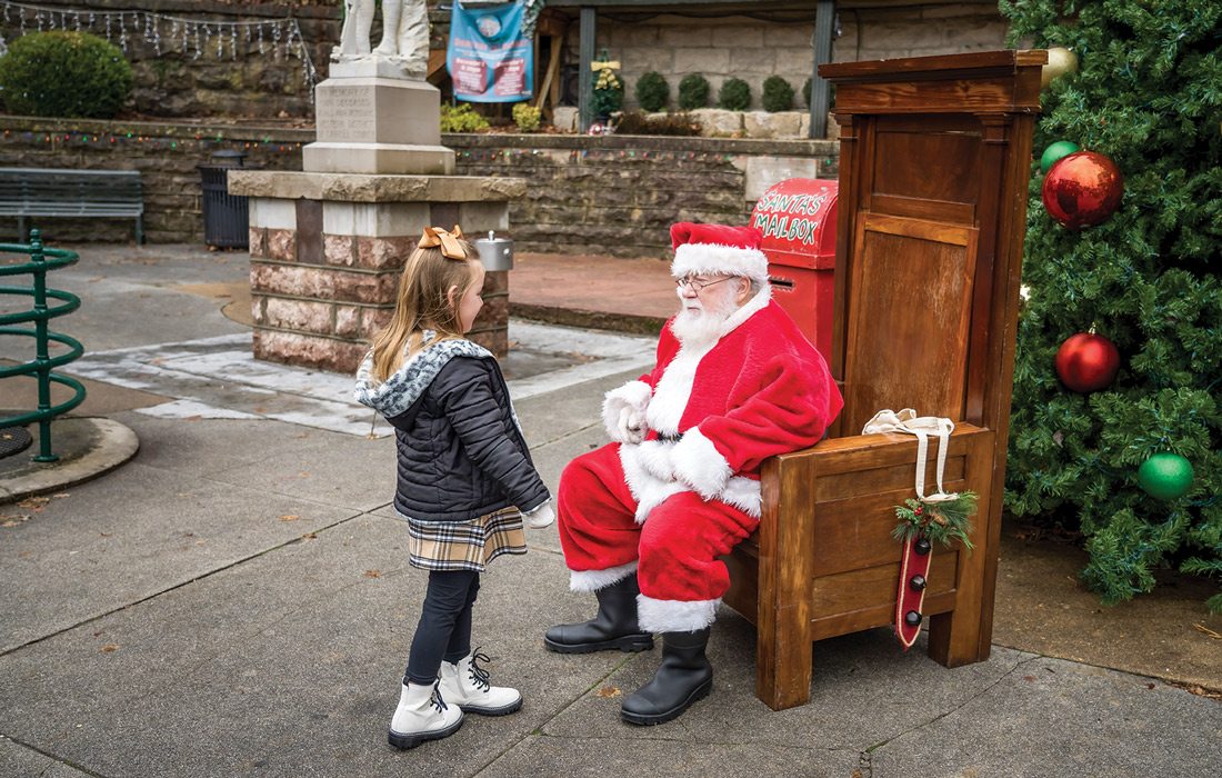 Santa in Eureka Springs AR
