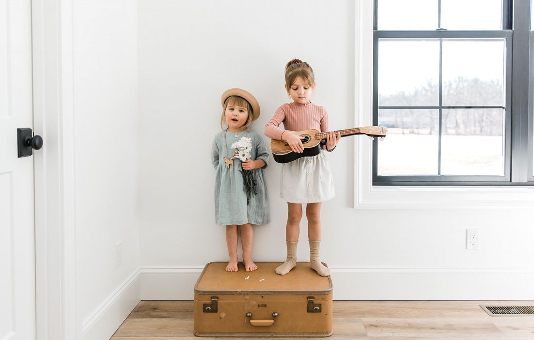 Lyudmila “Mila” Gavrilyuk's daughters are dressed in Instagram shops