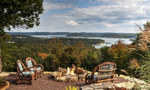 Steve and Pattie Hood’s House Above Table Rock Lake