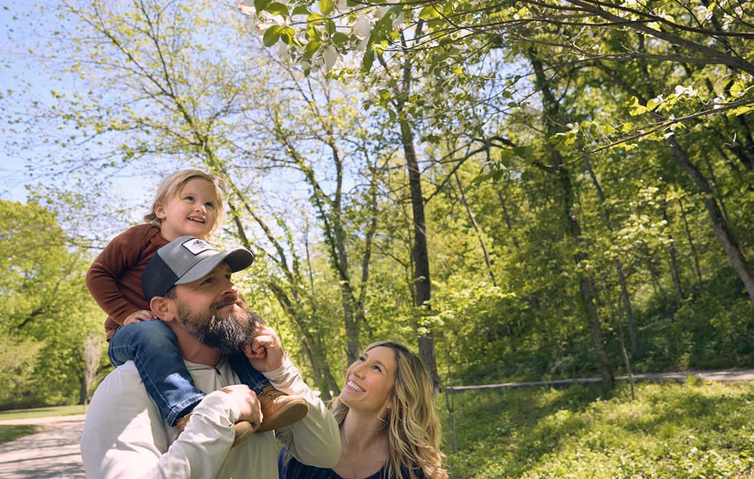 Explore this Spring at Dogwood Canyon and Wonders of Wildlife.