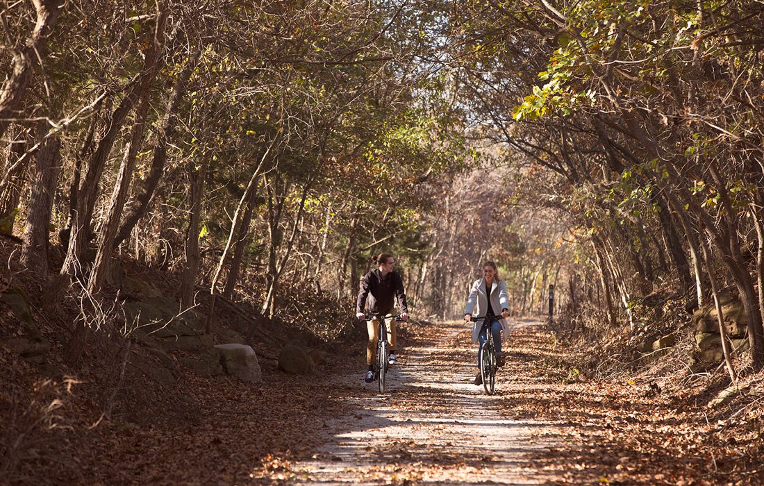 Cycling along the Frisco Highline Trail