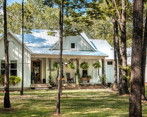 Modern farmhouse home in Springfield MO