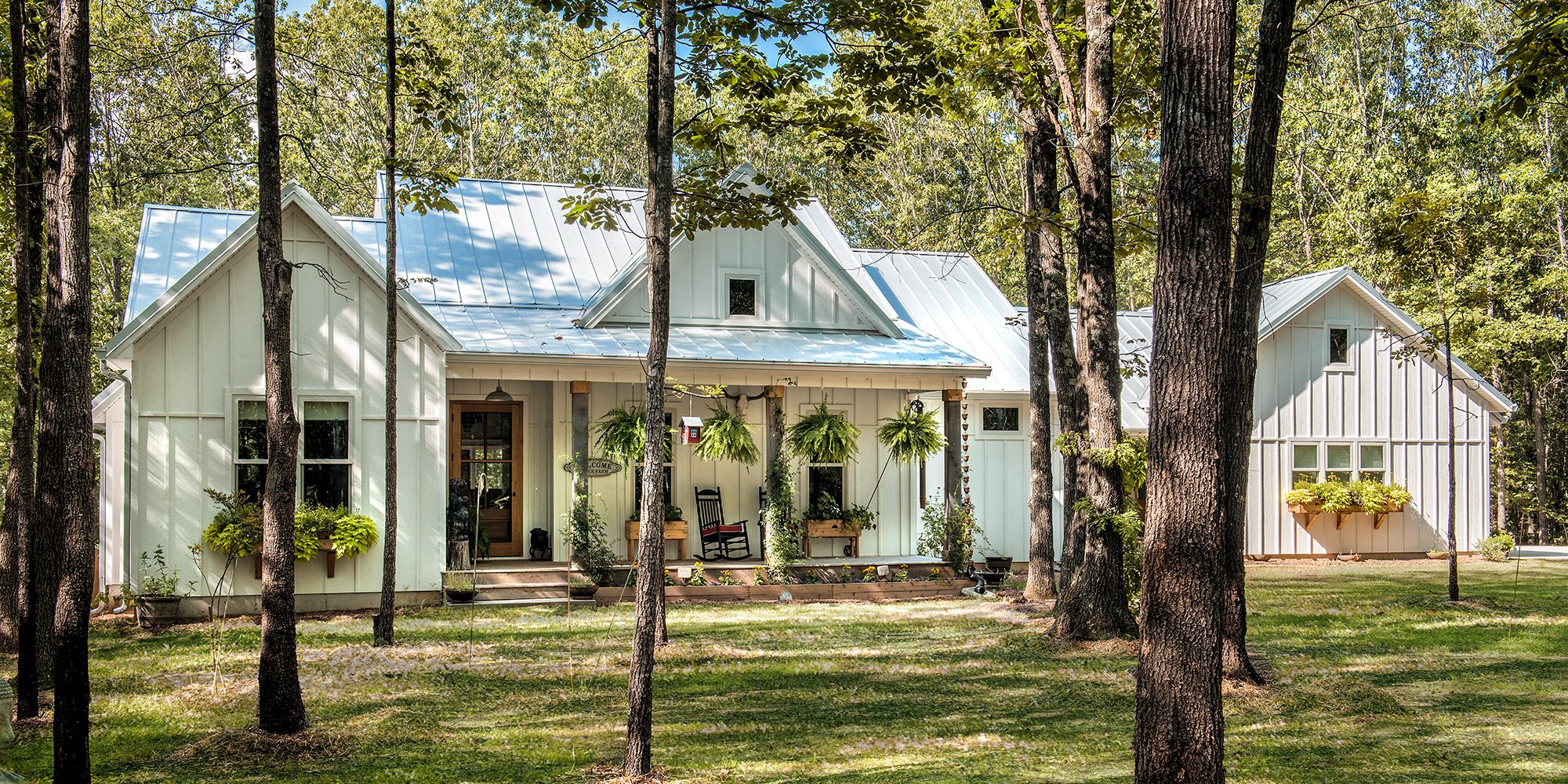 Exterior of a modern farmhouse in southwest Missouri