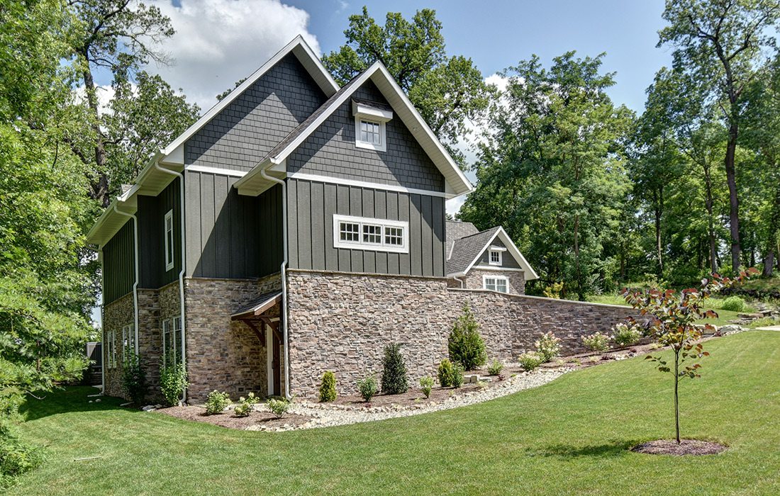 Exterior of modern craftsman style home in southwest Missouri