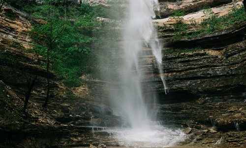 Hemmed-In Hollow Waterfall in Arkansas MO