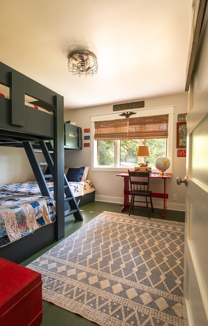 Kids' bedroom in lakeside cabin in southwest Missouri