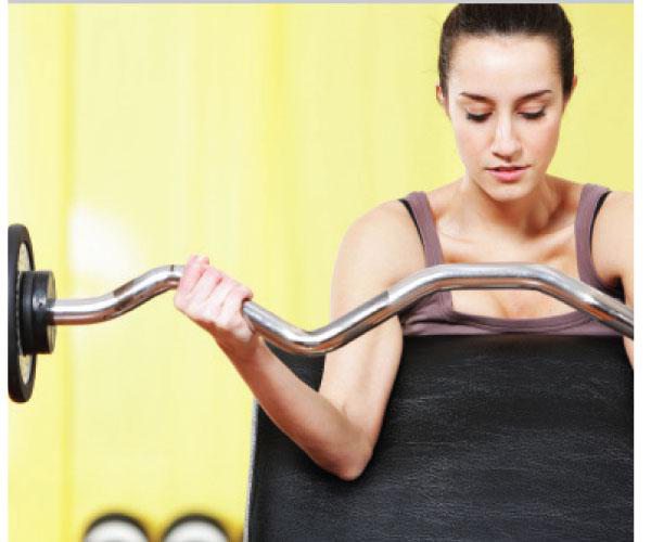 women lifting weights