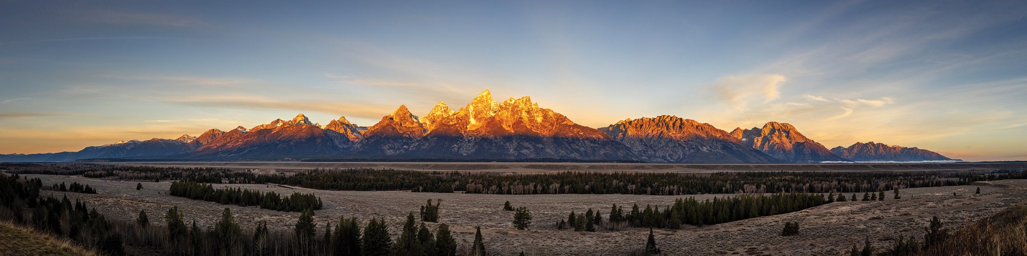 Panoramic photo of Teton Range in Wyoming.