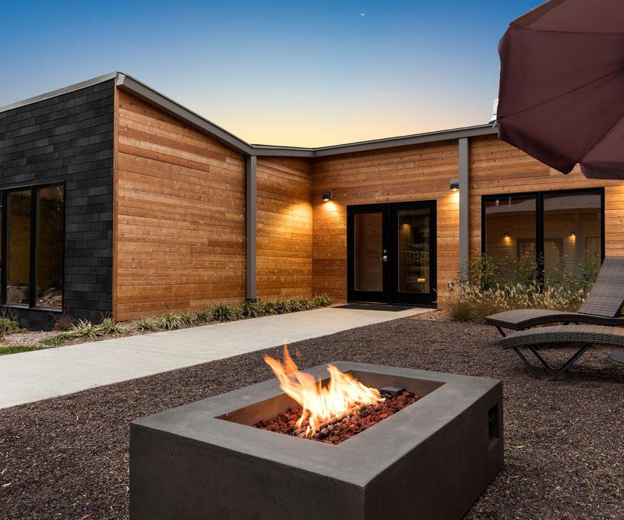 Landscaped courtyard at the new Acacia Spa location.