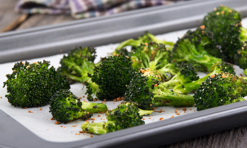 Simple Garlic-Roasted Broccoli