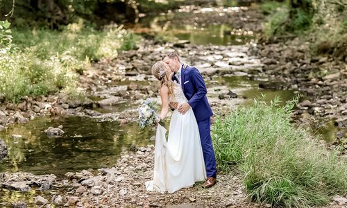 Outdoor wedding at Venue 481/Barn at Walnut Creek in Marshfield, MO