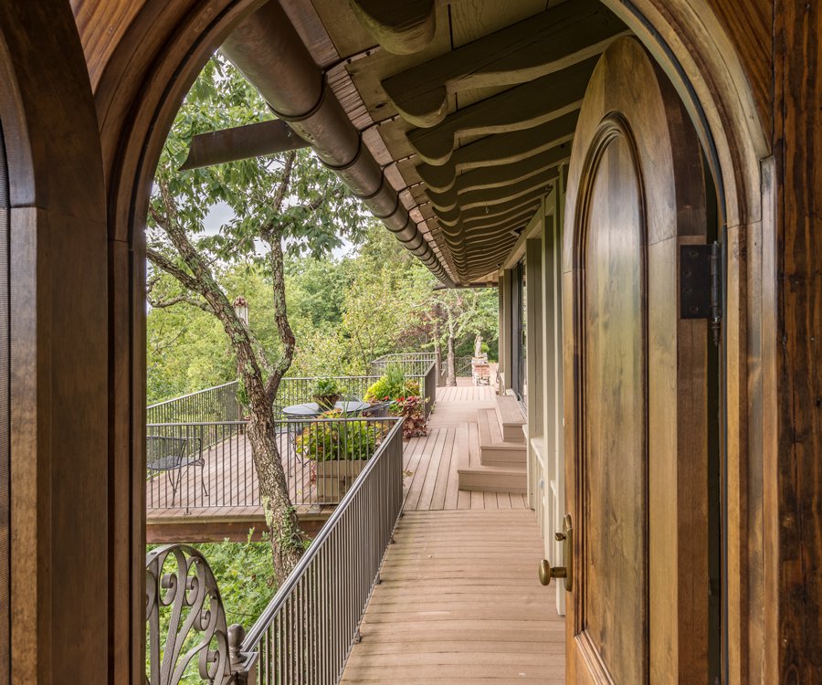 Rivercliff Estate Balcony