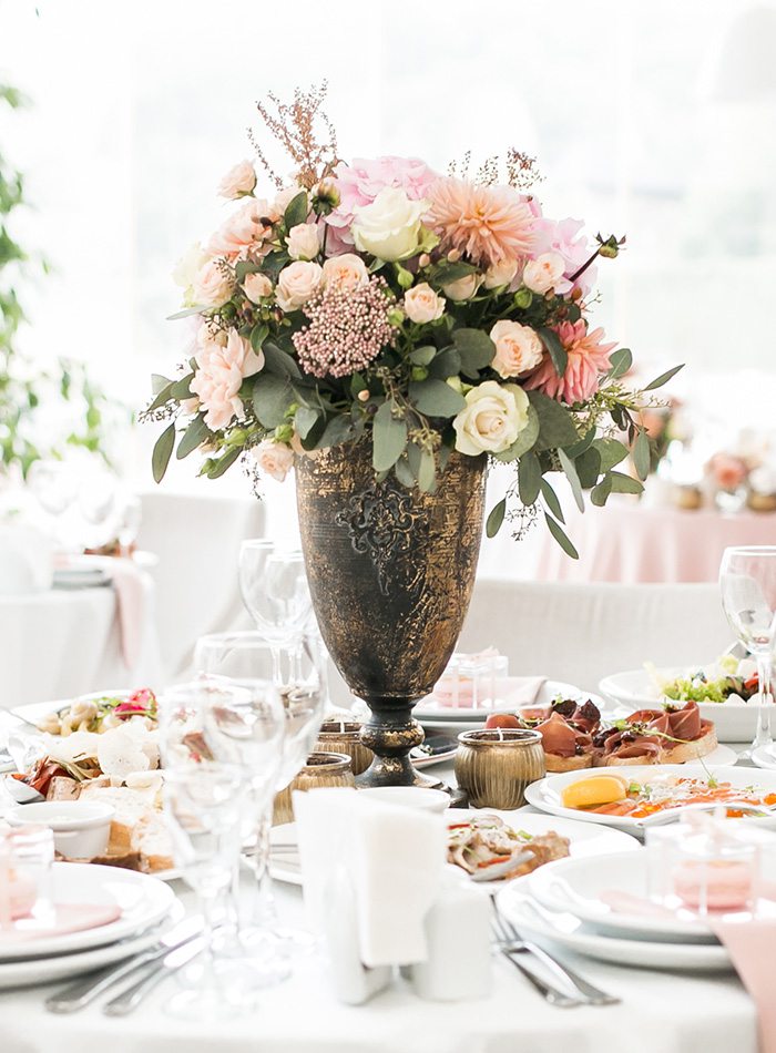 floral centerpiece at a wedding